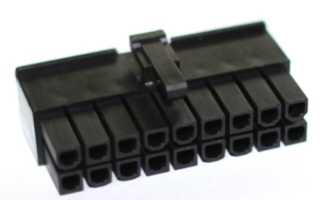 18-pin ATX power connector (Corsair AX)