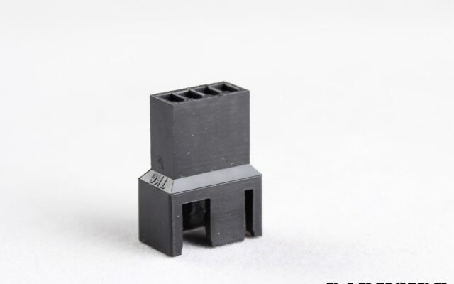 4-Pin Male PWM Fan Connector (crimp pin type) - Black