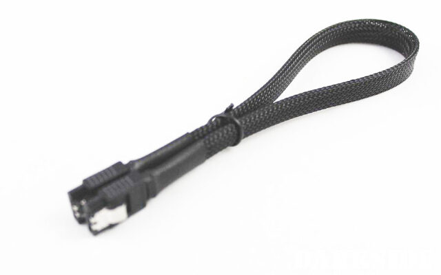 30cm (12") SATA 2.0/3.0 7P 180° to 180° cable with latch  - Jet Black