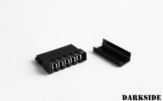 SATA Push-in Connector - 90° - Black