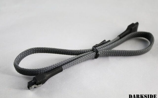 45cm (18") SATA 2.0/3.0 7P 180° to 180° cable with latch - Gun Metal