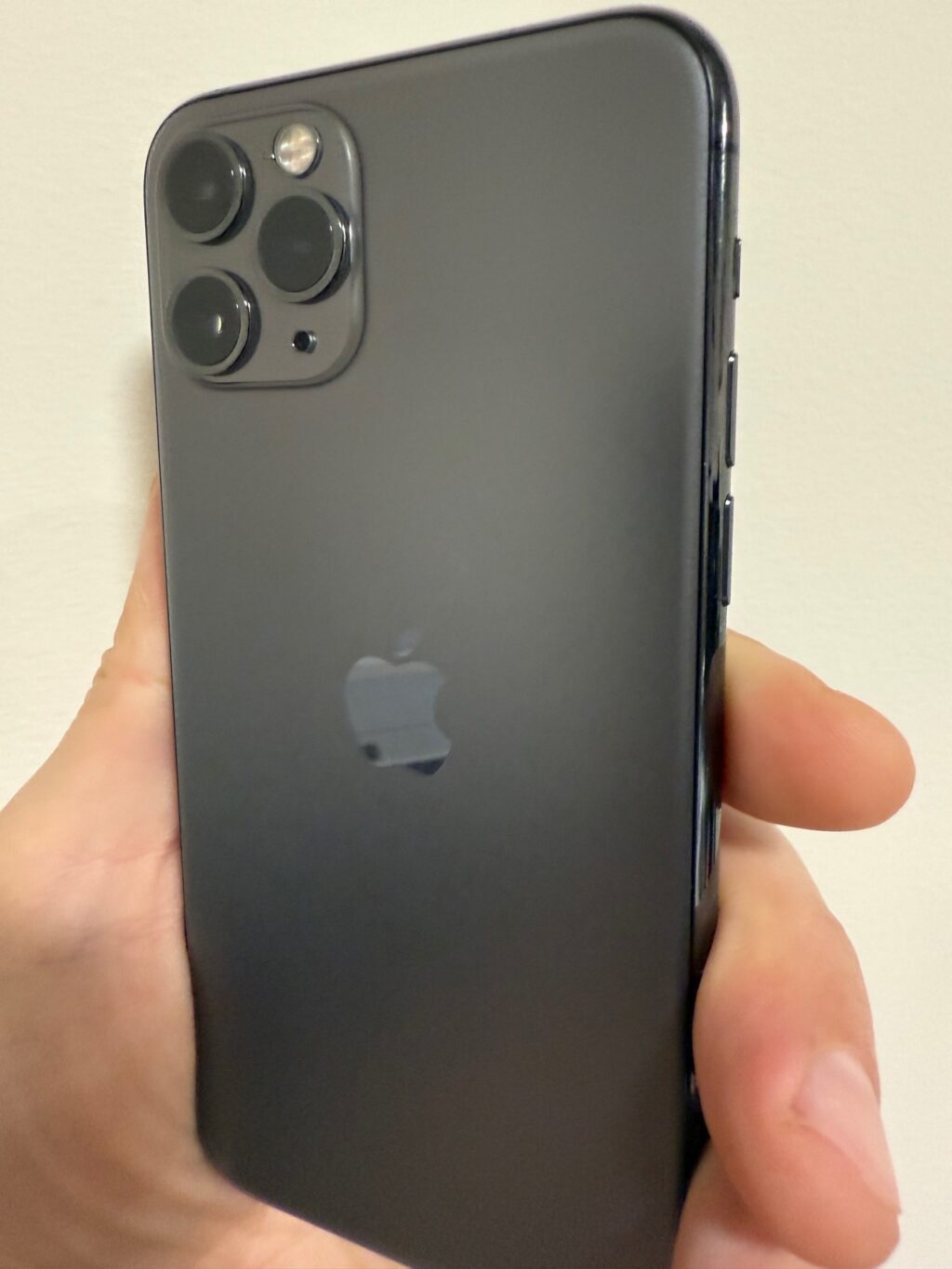 Used - iPhone 11 Pro 256Gb Space Gray - Image 2