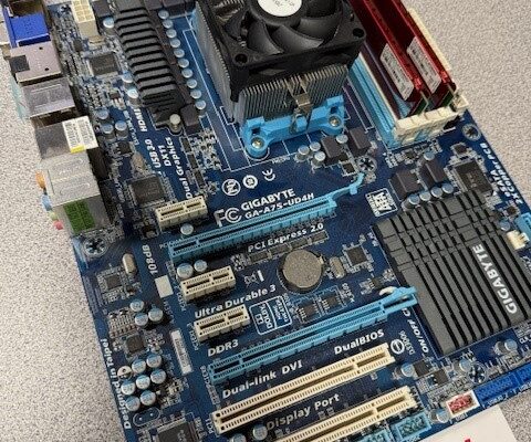 USED - Gigabyte A75 Motherboard with APU and RAM