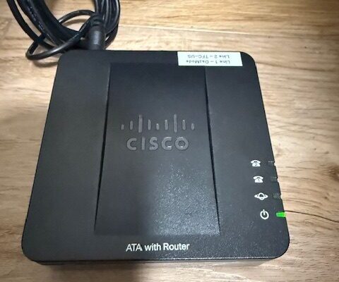 Cisco SPA122 ATA with Router VOIP device
